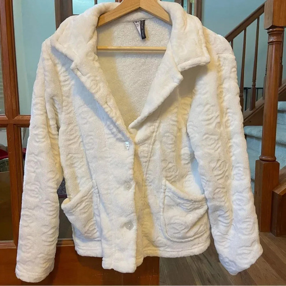 Jaclyn Intimates Super soft women’s medium white cardigan with rose print - Picture 1 of 6